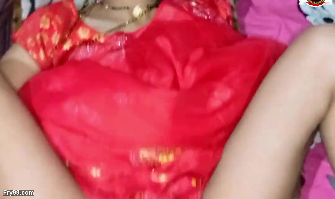Hot Indian desi bhabhi left by husband’s boss