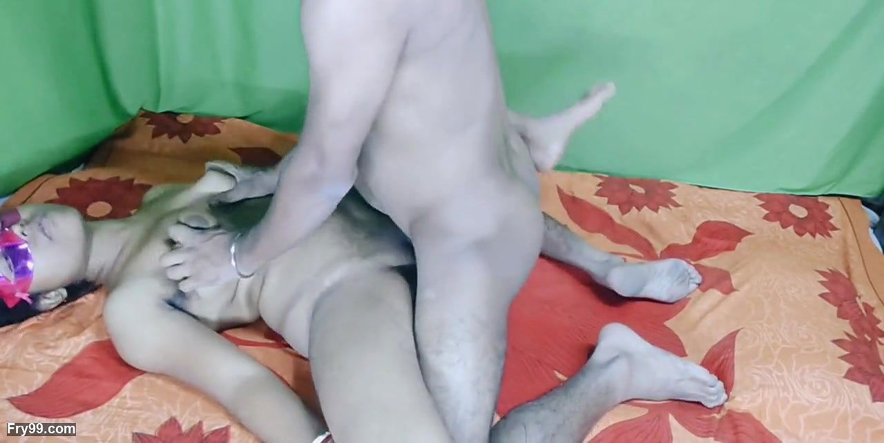 Desi Indian couple broke their virginity with chocolate sauce on the roof of their house and then had sex in the shower