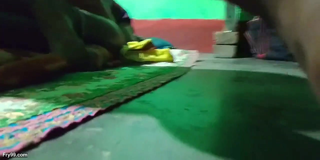 Dehati Guy Wali Mousi Ji Ko Raat Me Akela Ghar Me Choda