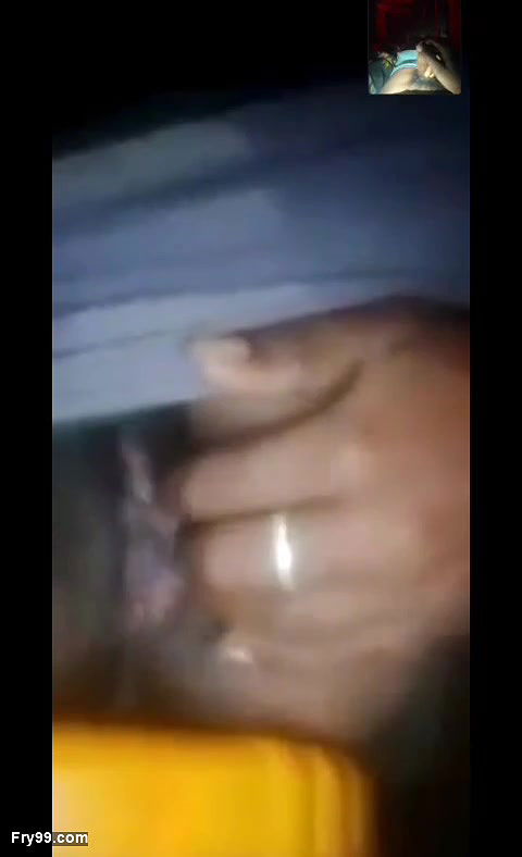 My girlfriend video call me dikhaya chut