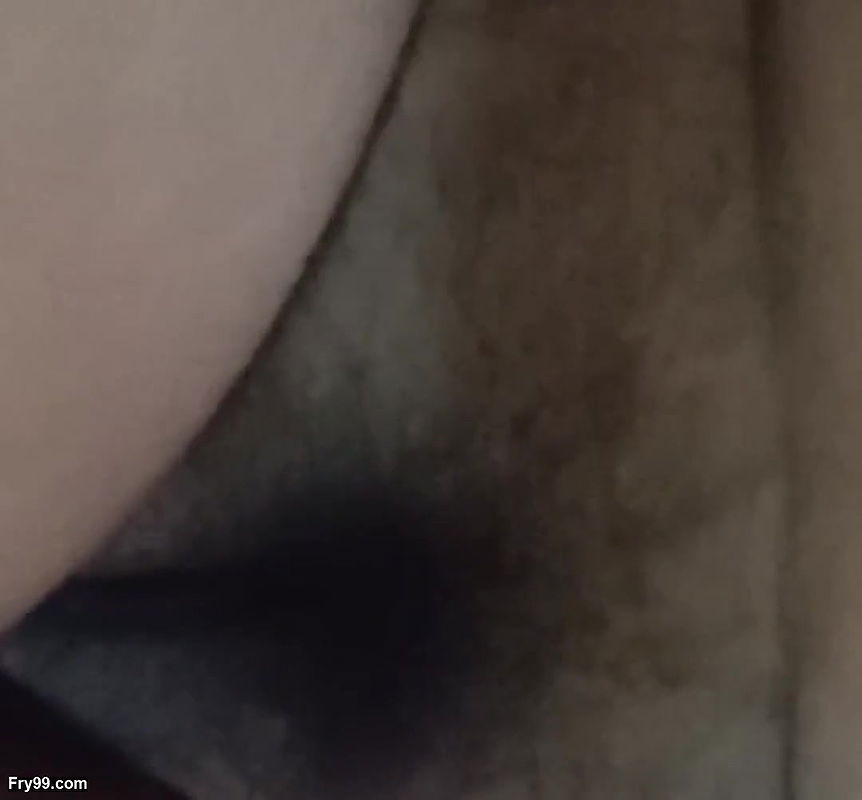 I saw my wife spread the wound and he rubbed his finger and washed it away