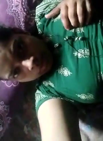 Desi cute girl tight pussy