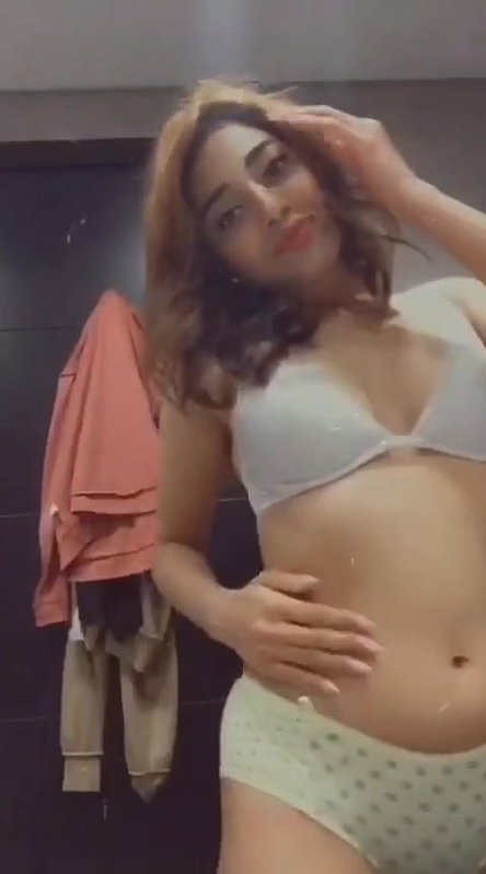 Dusky babe removing Bra Panty to show Nude Boobs and big Ass