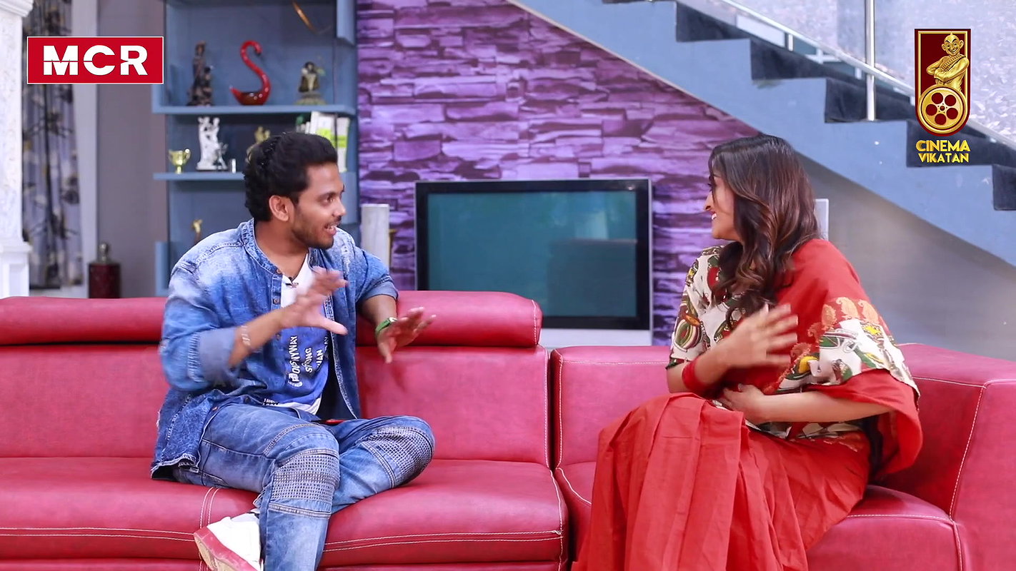 Tamil Serial MILF Neelima Rani Super Hot Milky Navel Show in Saree