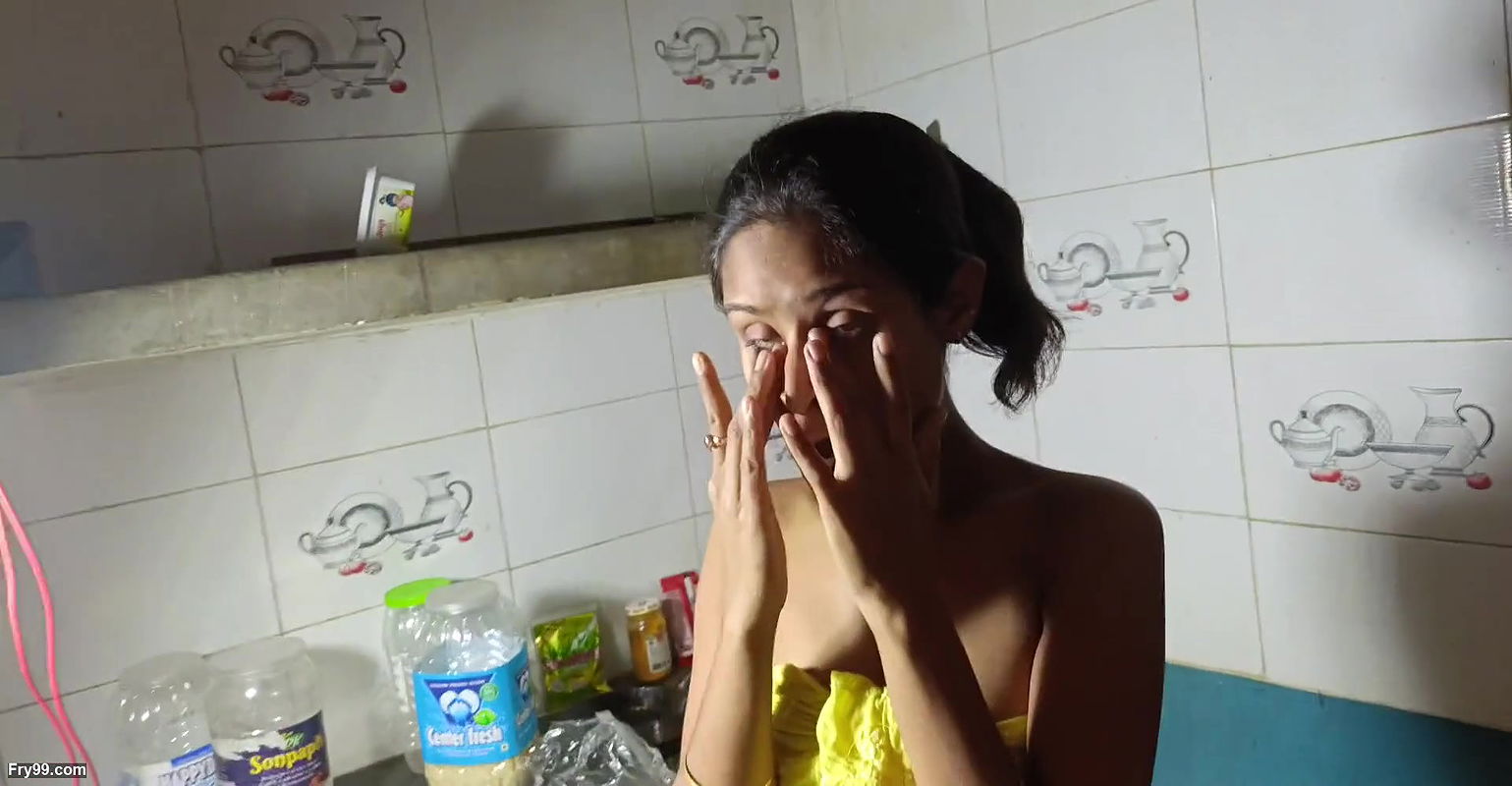 ASSAM DESHI HOT GIRL PARNITA SEX IN KITCHEN WITH HUSBEND