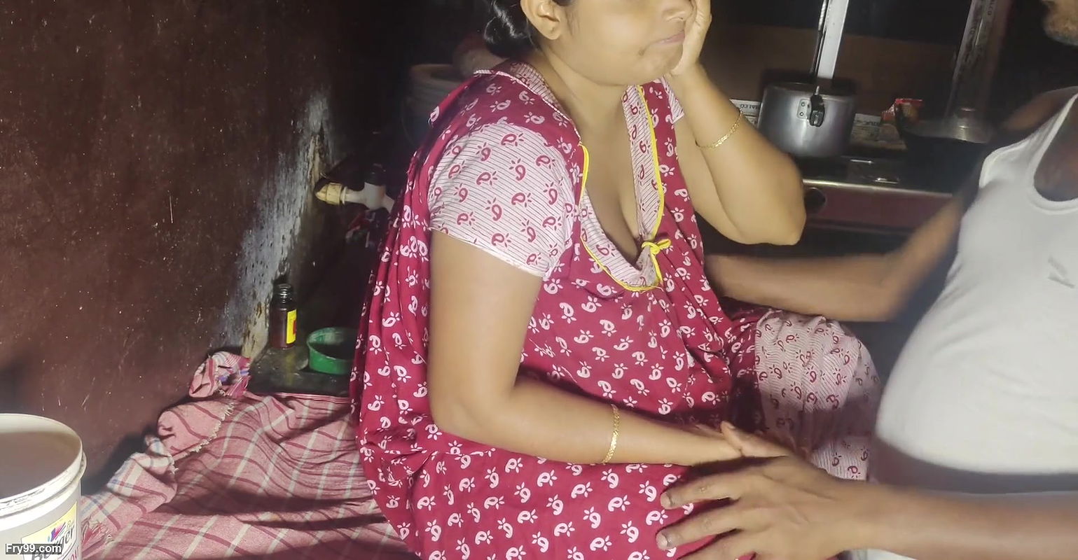 INDIAN DESHI BEUTIFUL HOT GIRL DELUWARA SEX IN KITCHEN WITH HUSBEND