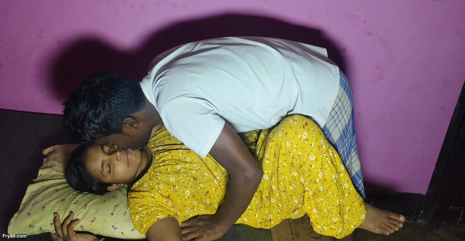 INDIAN DESI HOT VILLAGE BHABI DELUWARA SEX IN HOME