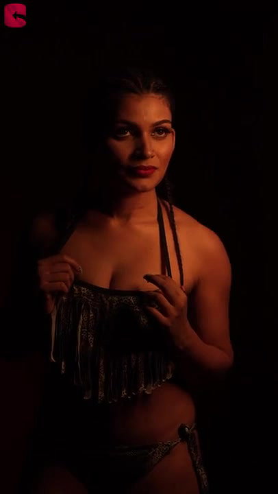 Reshmi r nair -Cornrows Sensual Photoshoot Making Video