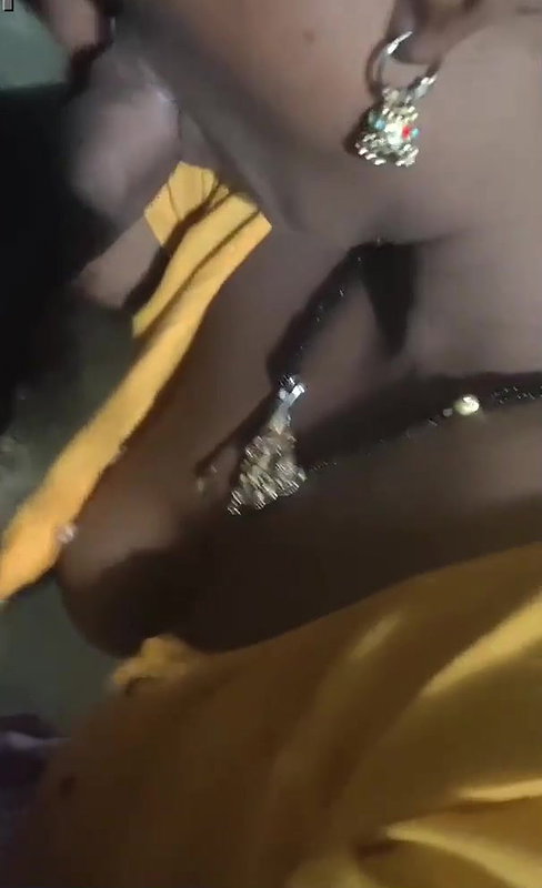 Desi Bhabhi Give Blowjob