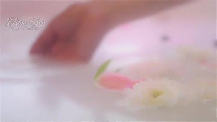 Riya sen app clip