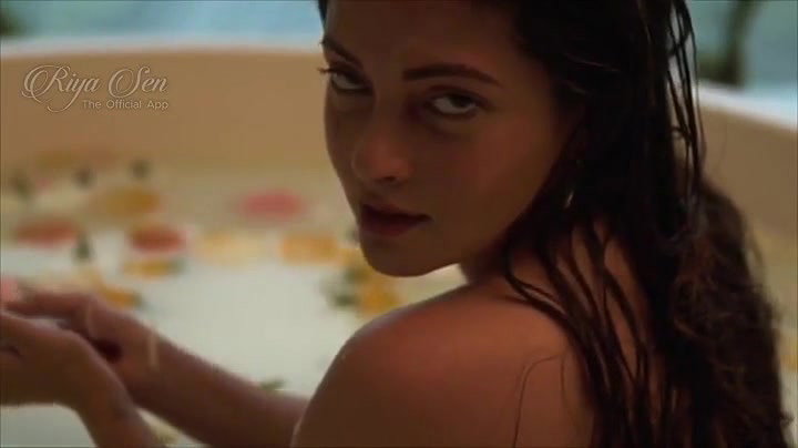 Riya sen app clip