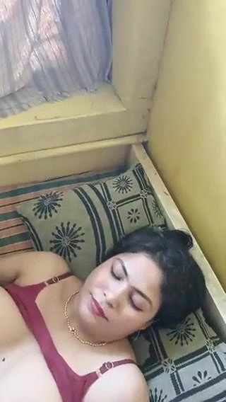 Desi bhabhi handjob