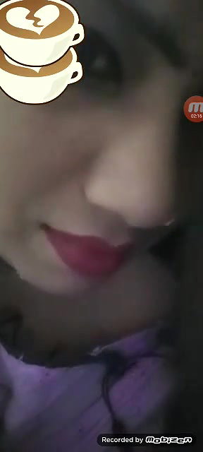 Bangladeshi Sexy Bhabi Showing