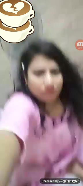 Bangladeshi Sexy Bhabi Showing
