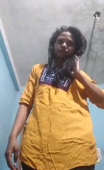 Desi Girl Showing For Lover