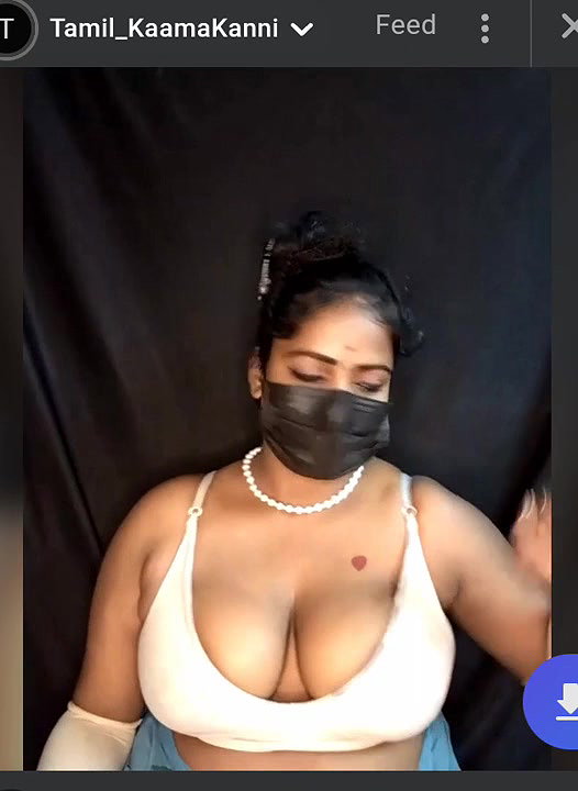 Tamil Kaama Kanni Showing Melons Strip Chat