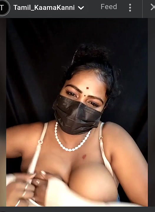 Tamil Kaama Kanni Showing Melons Strip Chat