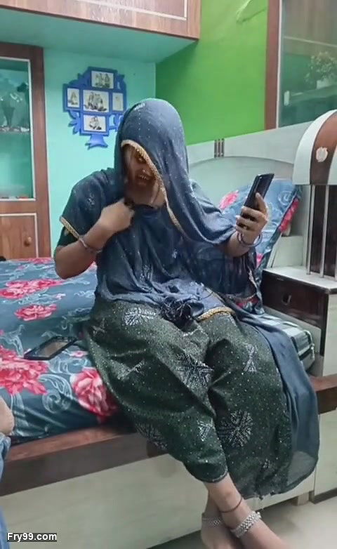 Indian Desi tight video, Desi beautiful girl first time video, Desi video by -Snapchat 143