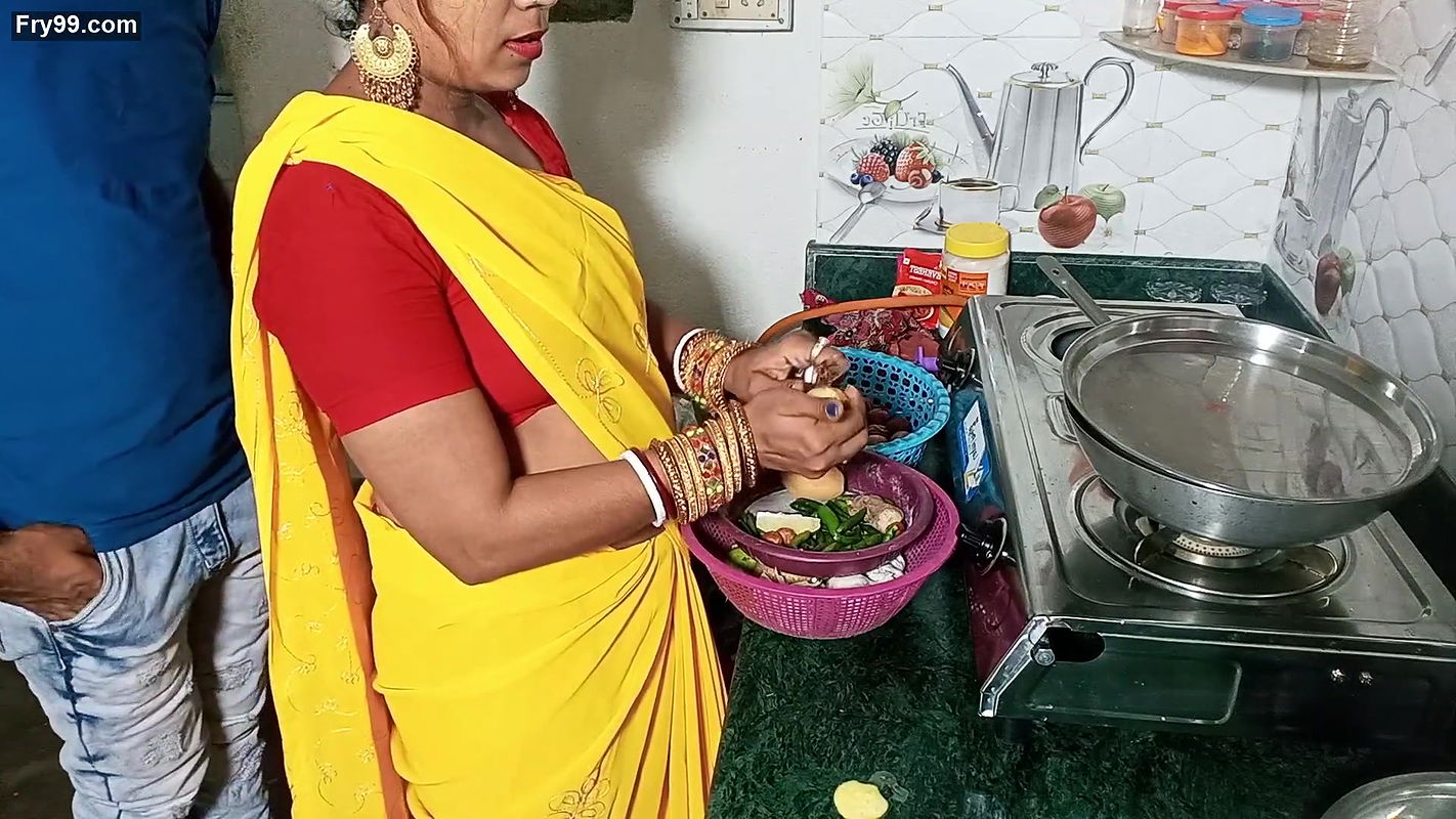 Indian Desi Teen Maid Girl Has Hard Sex in kitchen