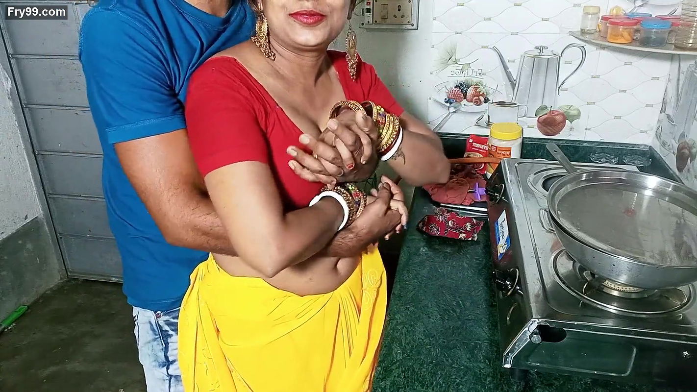 Indian Desi Teen Maid Girl Has Hard Sex in kitchen