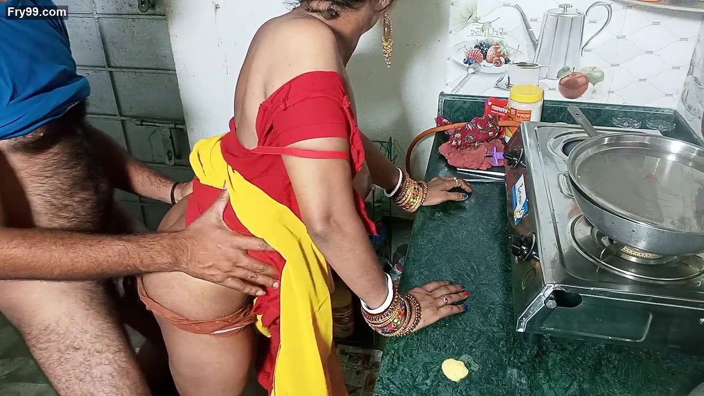 Indian Desi Teen Maid Girl Has Hard Sex in kitchen