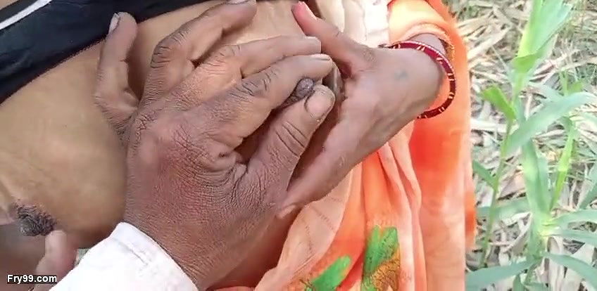 desi bhabhi Jungle me mangal karte video