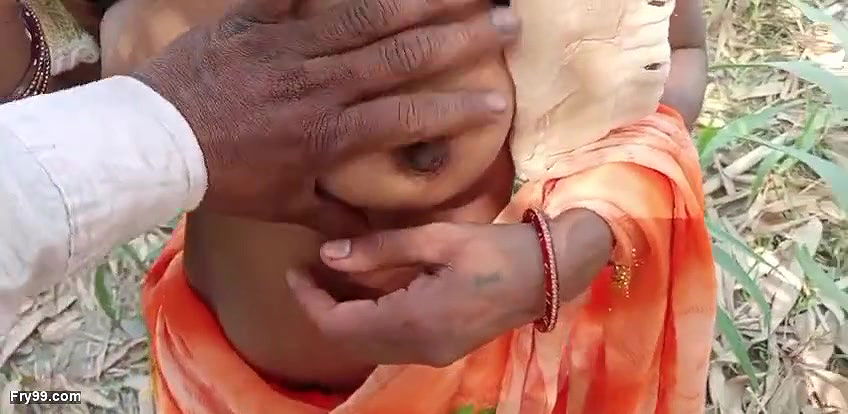 desi bhabhi Jungle me mangal karte video