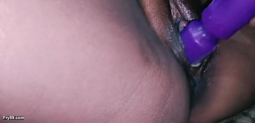 Desi village ka bhabhi ki chut mein garam hi