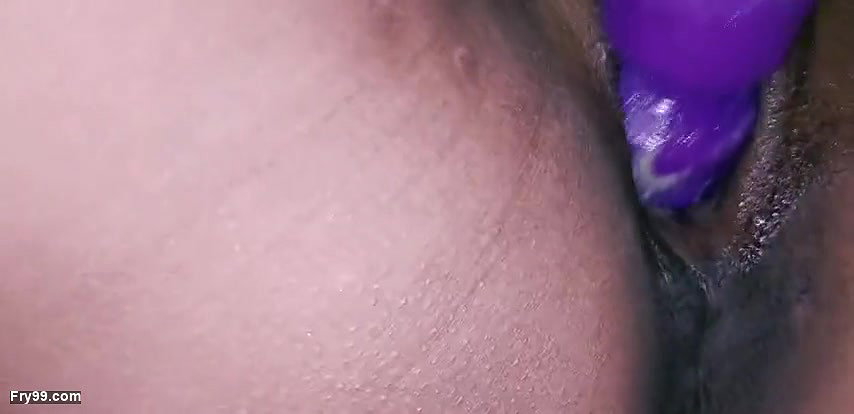 Desi village ka bhabhi ki chut mein garam hi