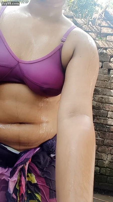 Shower scene of Bangladeshi girl  akhi with sexy hot dress