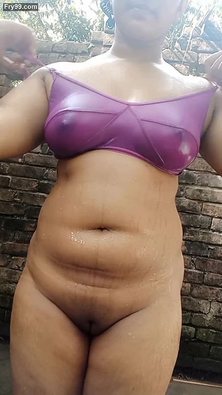 Shower scene of Bangladeshi girl  akhi with sexy hot dress