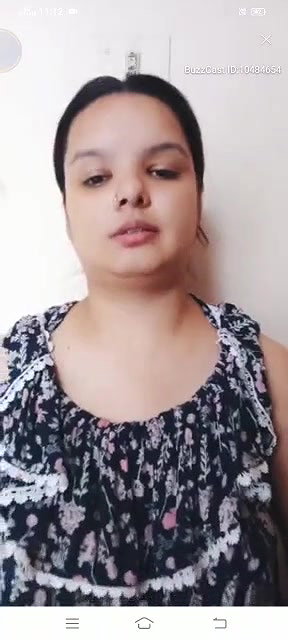 Desi girl showing