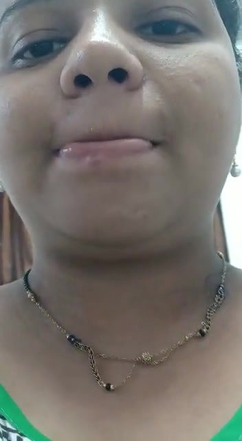 Unsatisfied bhabhi showing boobs and pussy