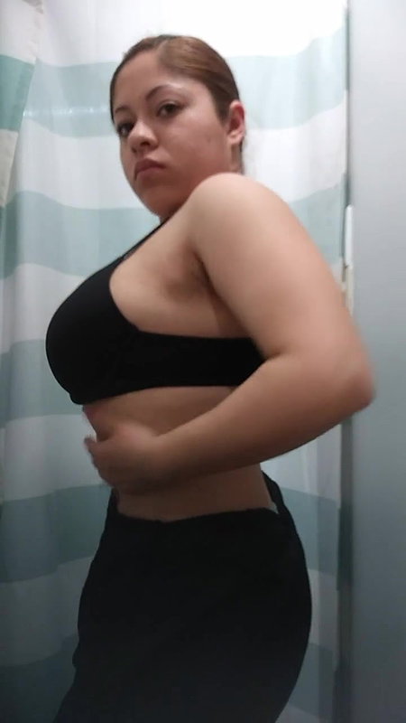Plump MILF with huge boobs caught in Bra Panty in trial room