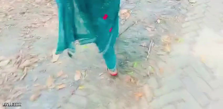 village bhabhi jangal me mangal xxx video
