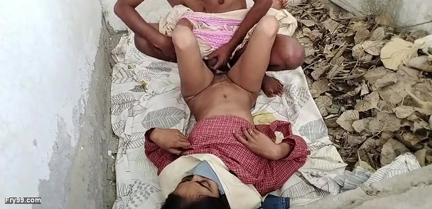 Indian village desi school girl fucked – hindi sex clear audio