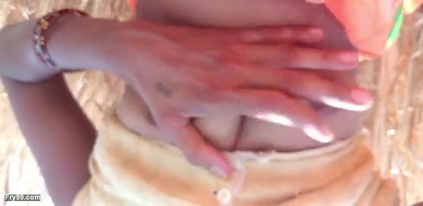 indian bhabhi xxx sexy video in the field