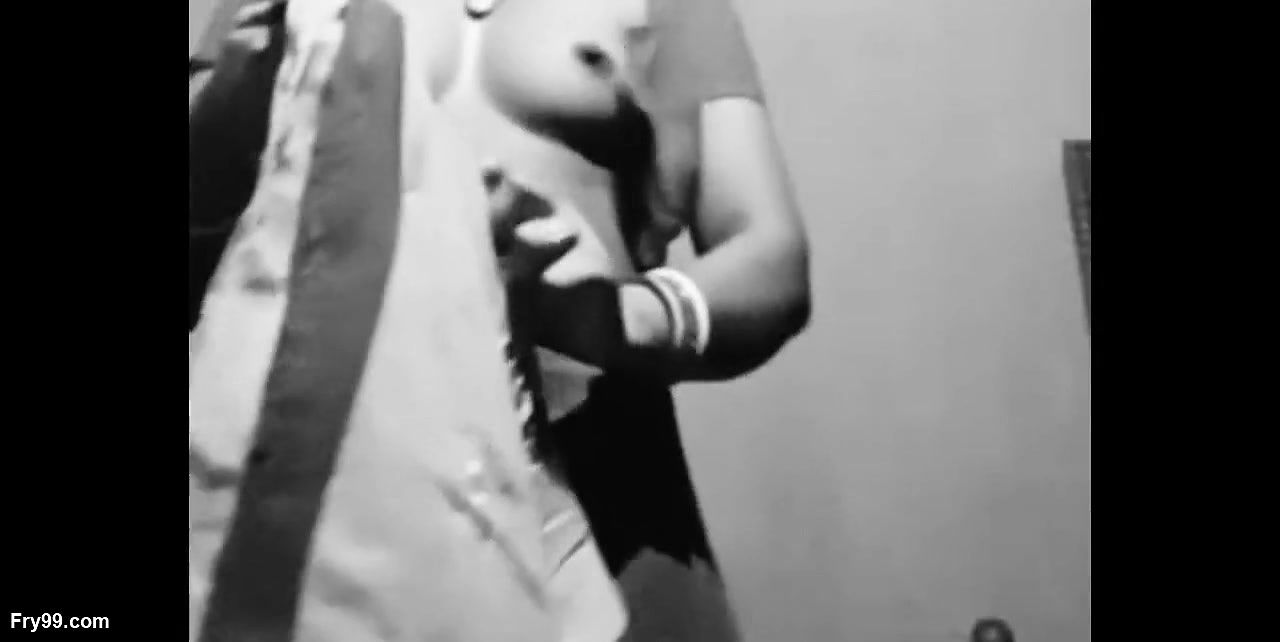 Village bhabhi sarees flash on camera