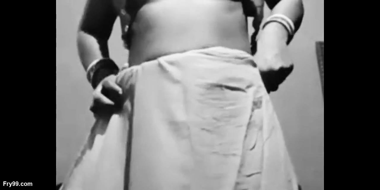 Village bhabhi sarees flash on camera