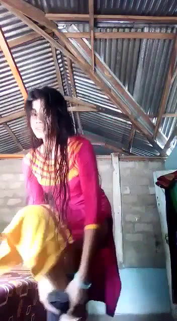 Village beauty masturbating by pencil