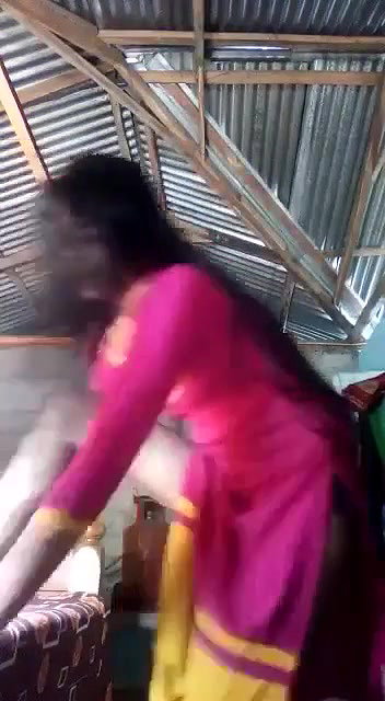 Village beauty masturbating by pencil