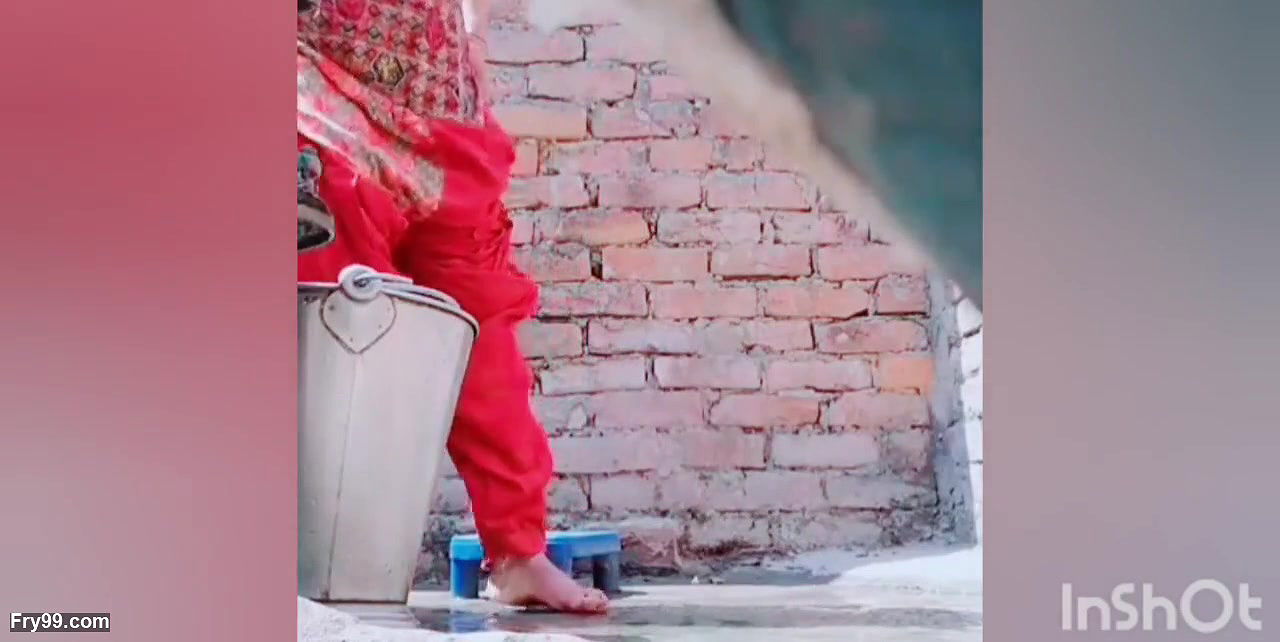 Hot Sexy Videos Stealing Secretly Making MMS Hot Bathroom Videos