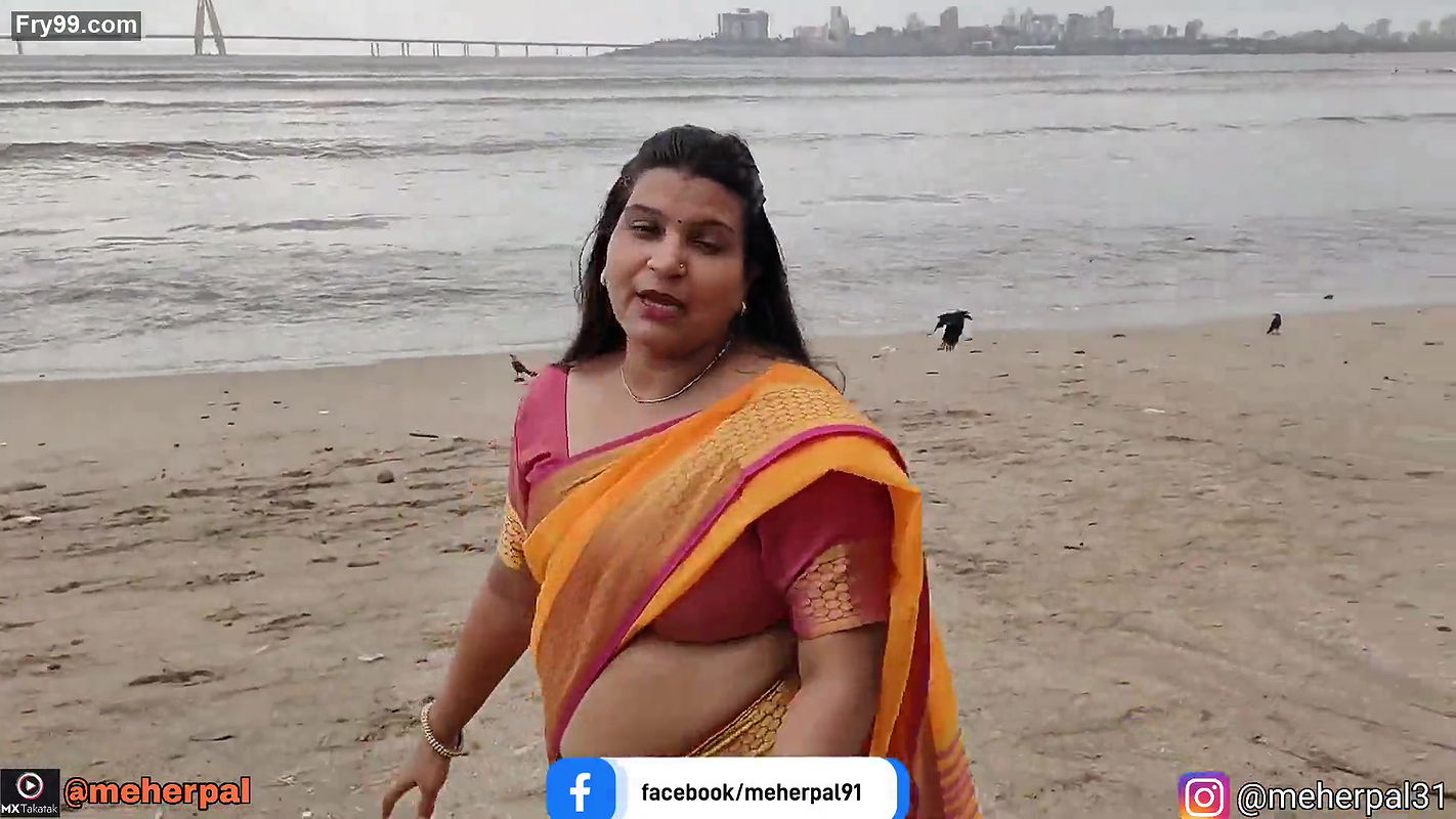 Extreme Busty Aunty Meher Pal Hottest Navel Belly Shakes In Public Beach