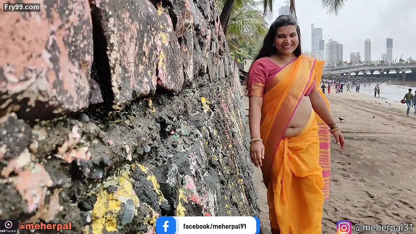 Extreme Busty Aunty Meher Pal Hottest Navel Belly Shakes In Public Beach