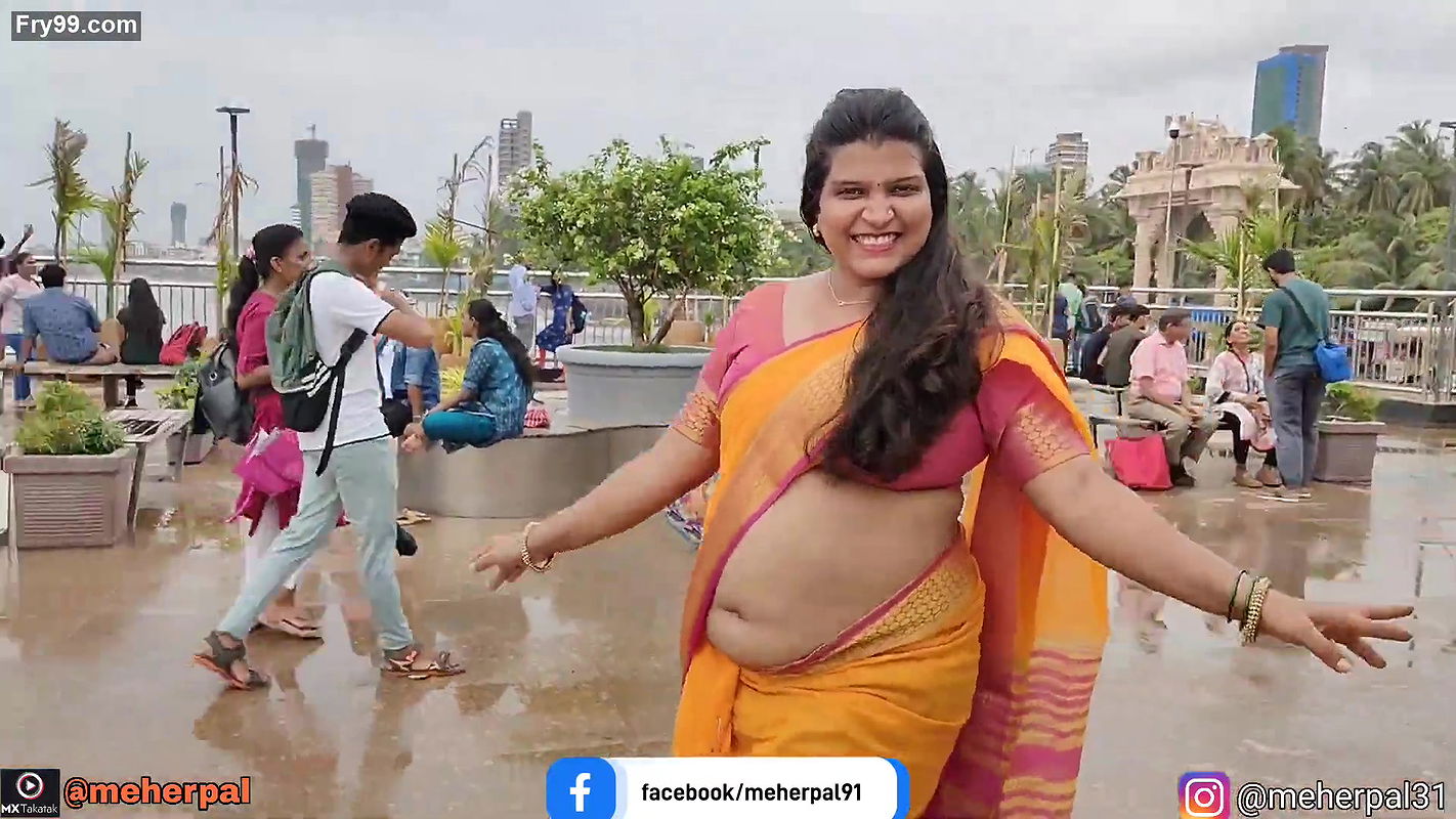 Extreme Busty Aunty Meher Pal Hottest Navel Belly Shakes In Public Beach
