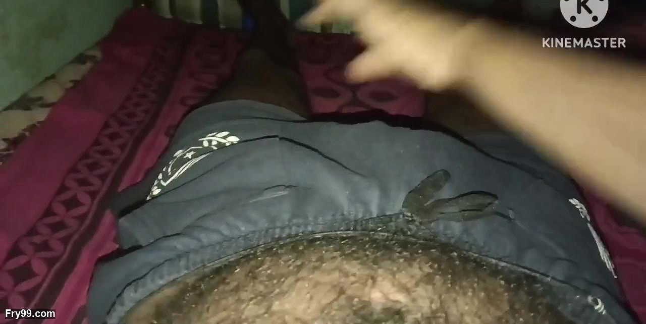 Indian desi 23 eyars old baby hot aunty soking har frends coke in hous