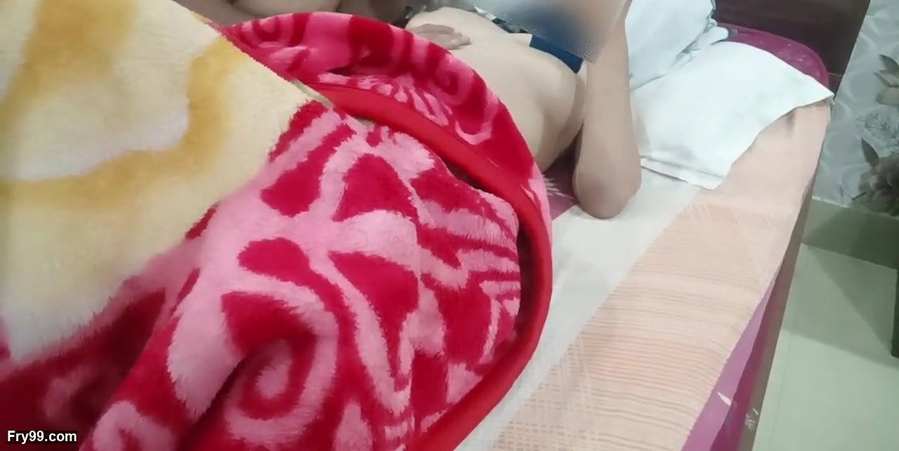 Amateur Indian Couple Early Morning Sex. Boyfriend Suck Big Boobs and Fingers Tight Pussy