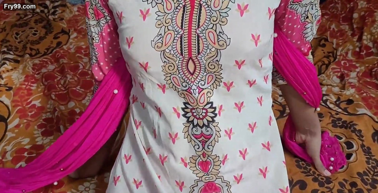 By giving the beauty of sister in law, the uncle on the side did not agree to it