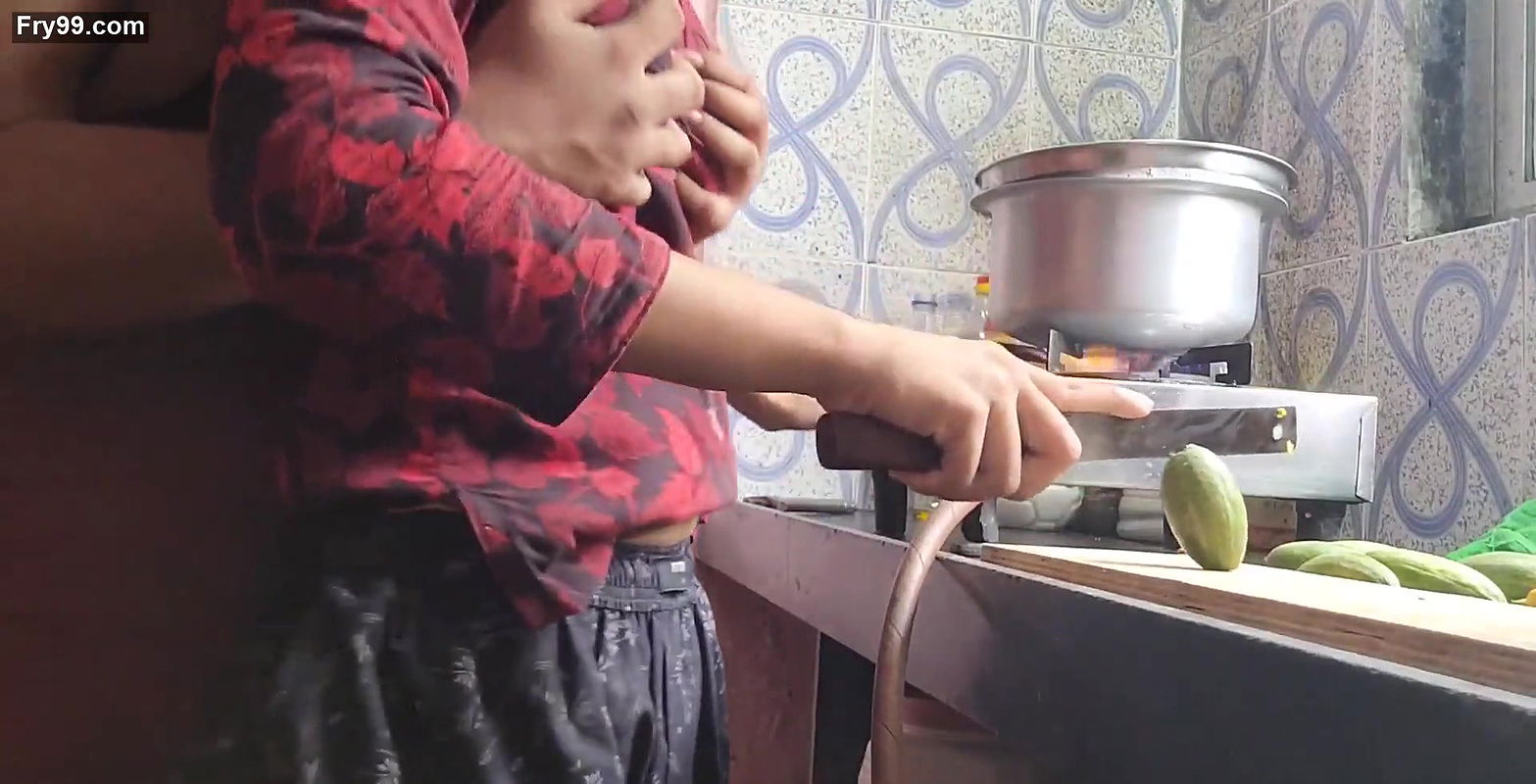 Quenched his lust by having an illicit relationship with an 18 year old girl who was as delicate as a flower(1)