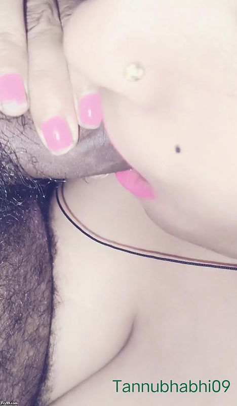 Desi indian tannu bhabhi sucking her boyfriend dick and cum swallowing